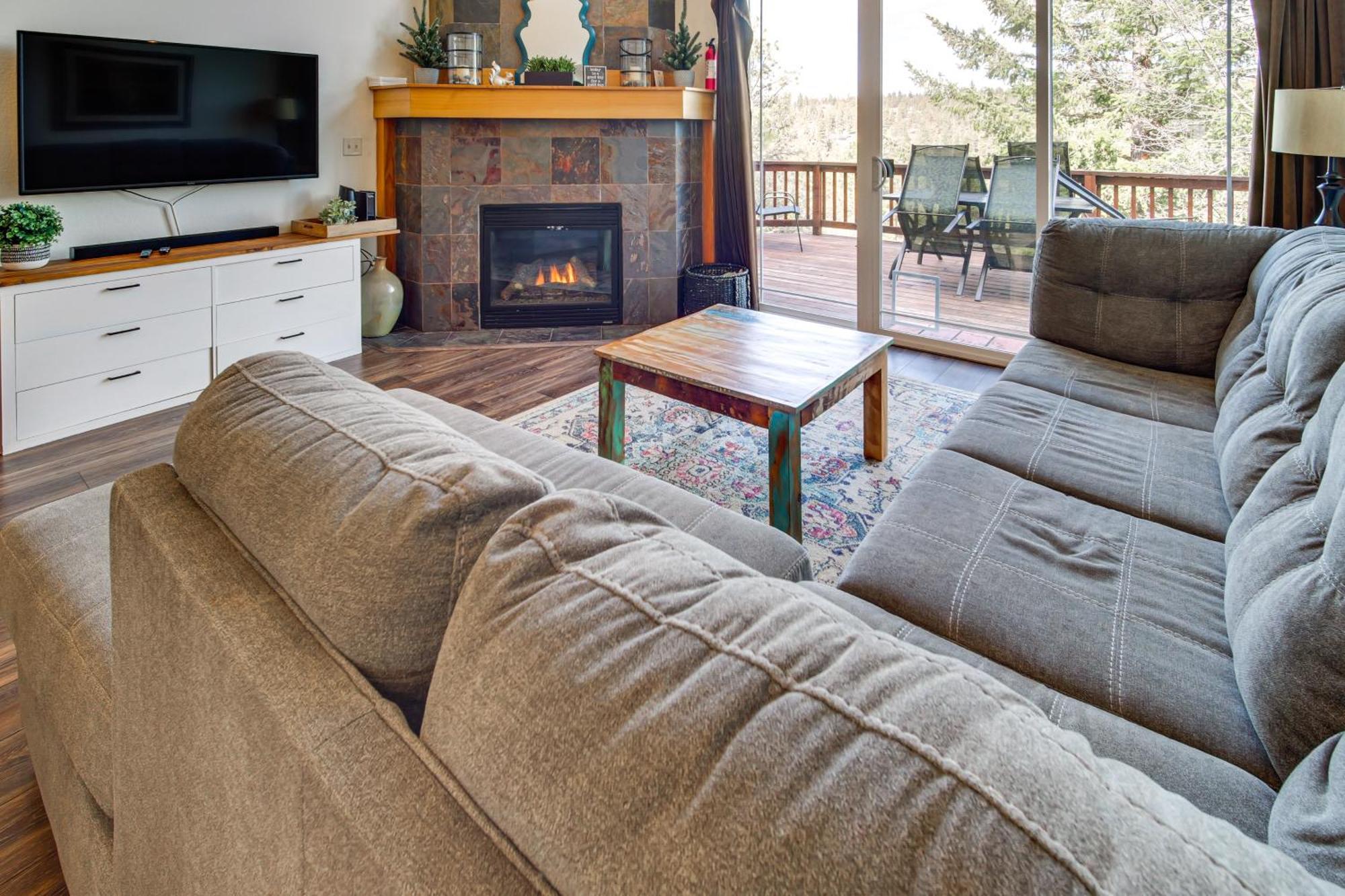 Klamath Falls Getaway With Pool And Hot Tub Access! ภายนอก รูปภาพ